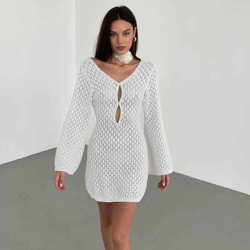 Vestido de Praia em Malha Rendada com Decote em V