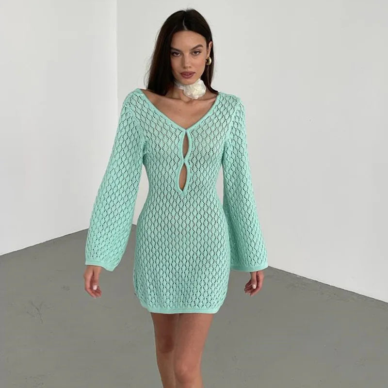 Vestido de Praia em Croché com Decote em V Profundo