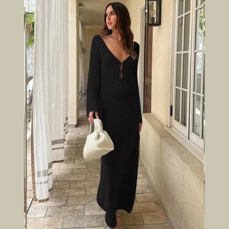 Vestido de Praia em Malha Rendada com Decote em V