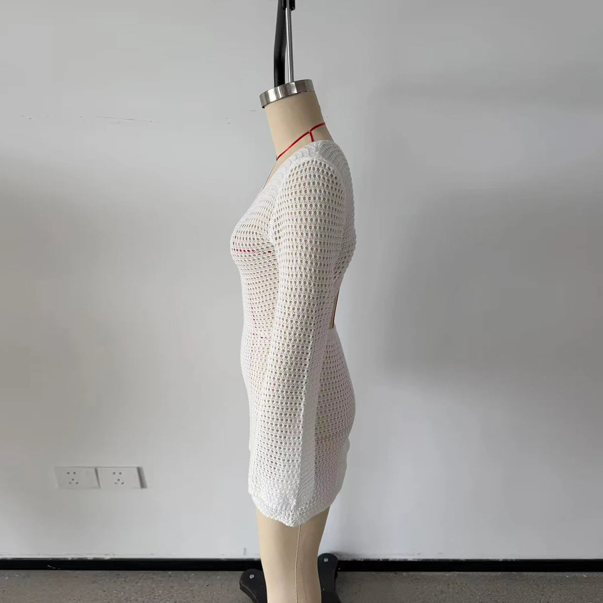Vestido Curto de Praia em Croché com Costas Abertas