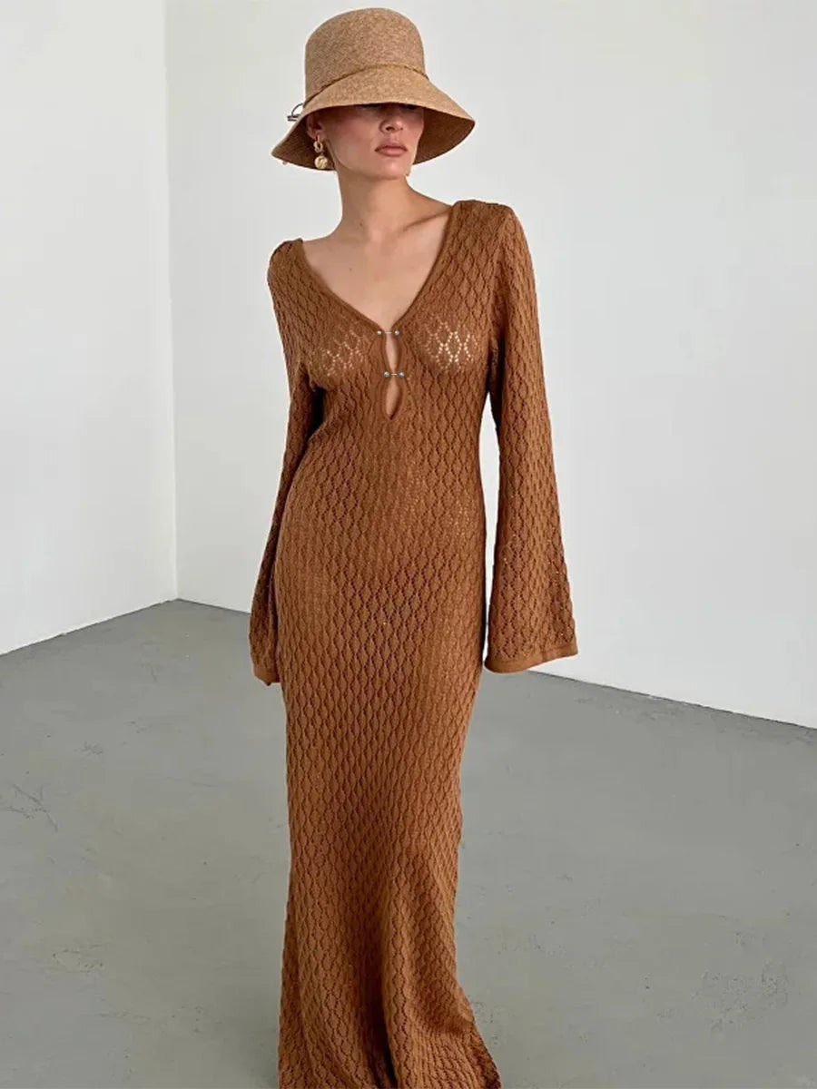 Vestido de Praia em Croché com Decote em V Profundo