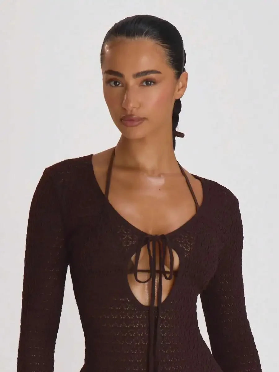 Vestido Mini de Crochê Branco com Amarração Frontal e Mangas Flare para Férias na Praia e Viagens de Verão