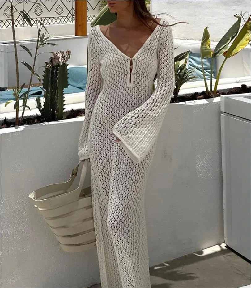Vestido de Praia em Croché com Decote em V Profundo