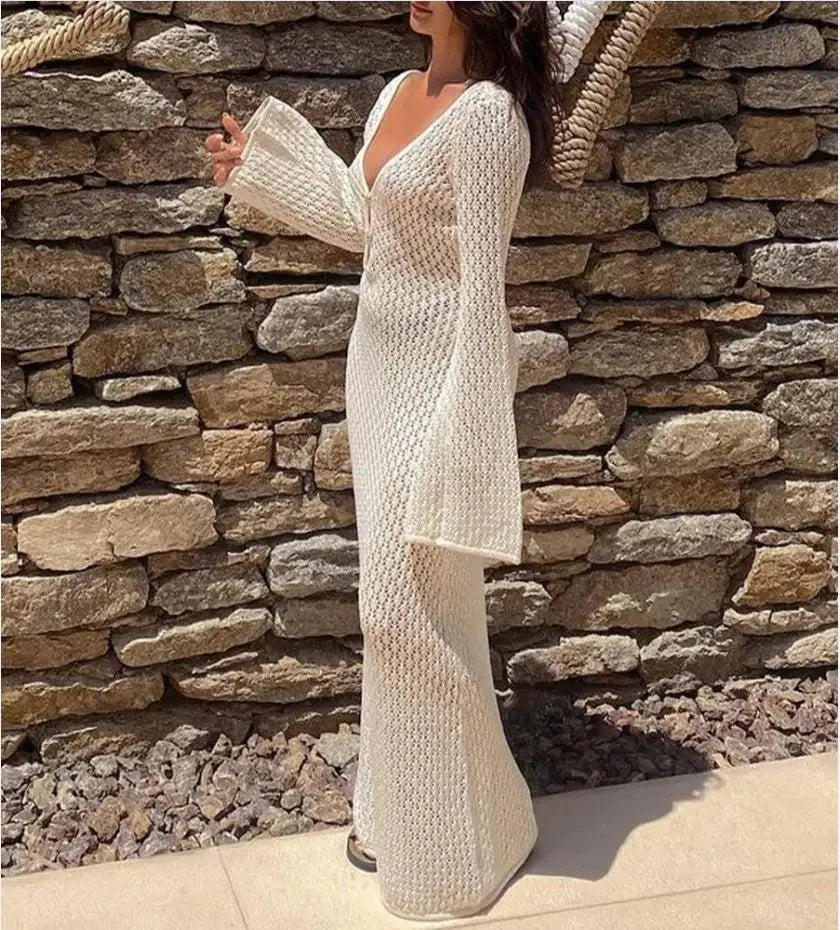 Vestido de Praia em Croché com Decote em V Profundo