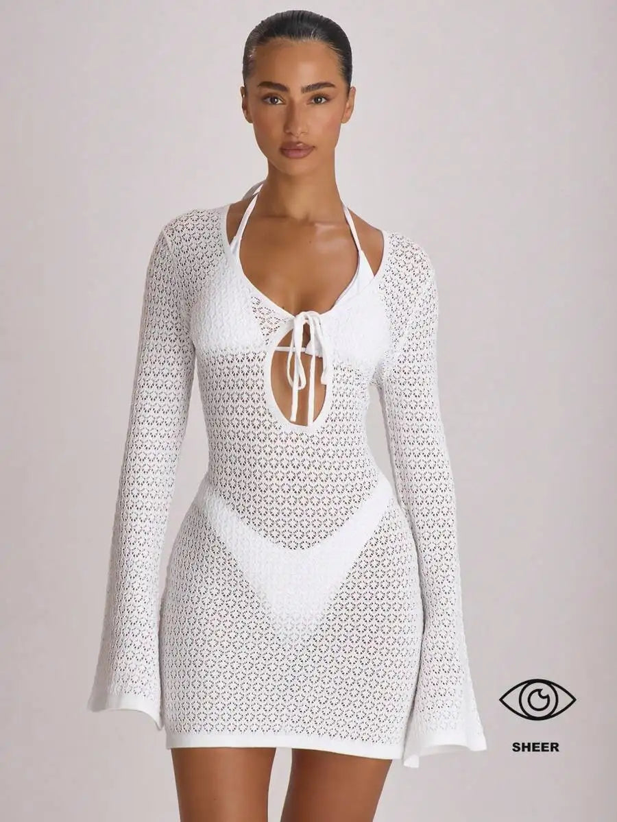 Vestido Mini de Crochê Branco com Amarração Frontal e Mangas Flare para Férias na Praia e Viagens de Verão