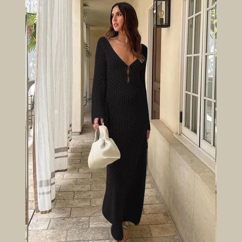 Vestido de Praia em Croché com Decote em V Profundo