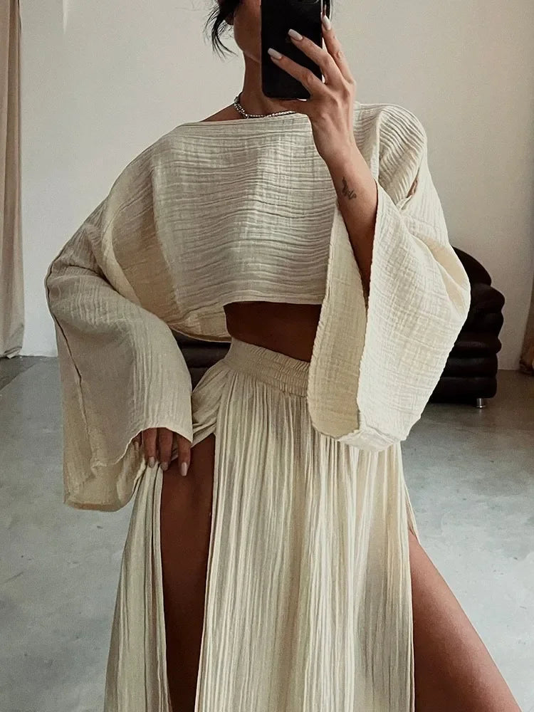 Conjunto de Saia com Fenda e Top Manga Boca de Sino