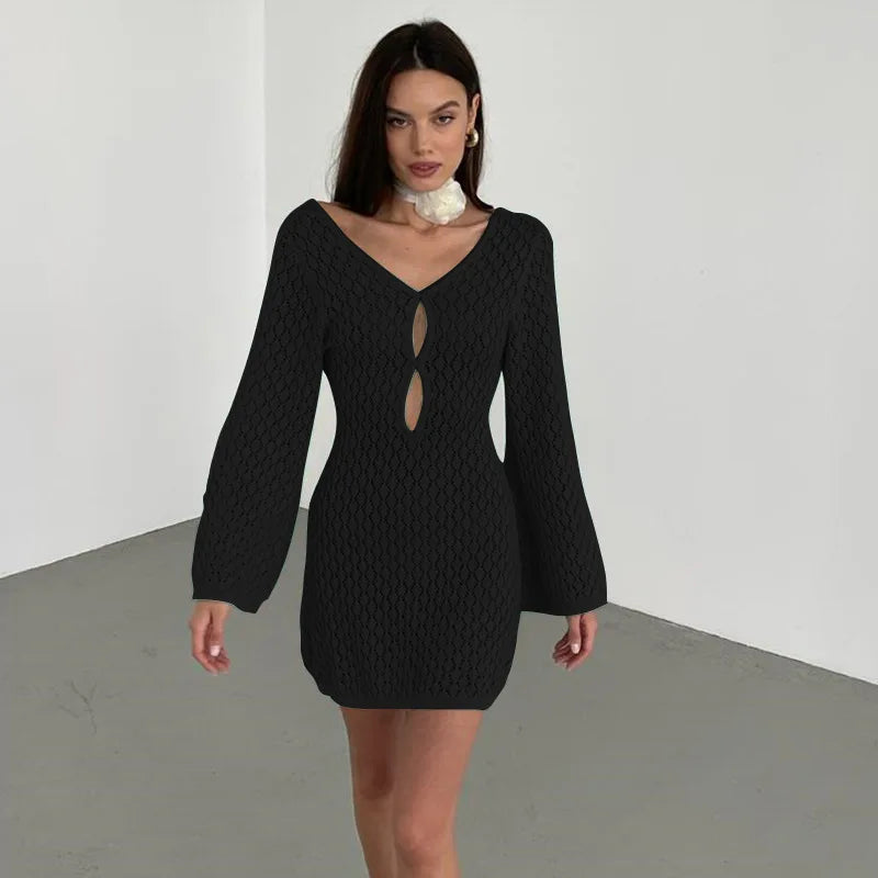 Vestido de Praia em Croché com Decote em V Profundo