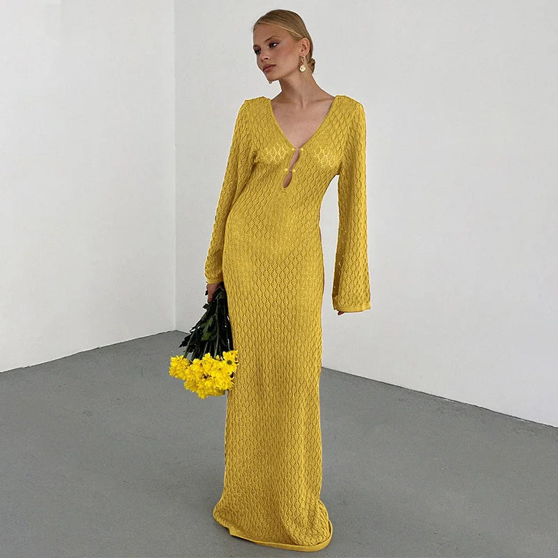 Vestido de Praia em Croché com Decote em V Profundo